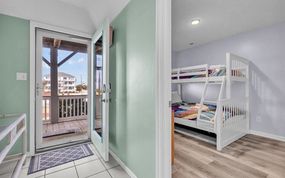 Pier Pointe 5B1- Bldg 2809 3