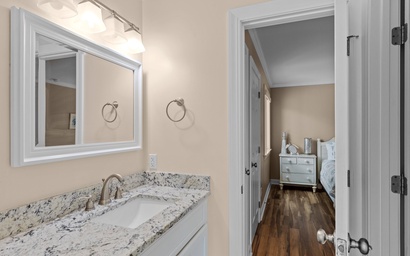 2 The Beach- West 33