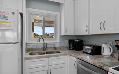 Fins to the Right- West 20