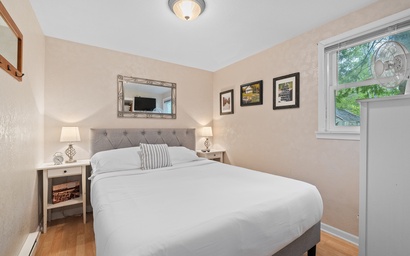 Sunset Shores - Tiger Lily Cabin #5 9