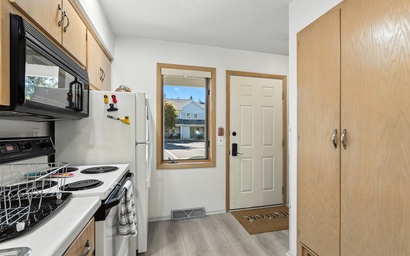 Hilltop Hideaway (Unit B-5) 6