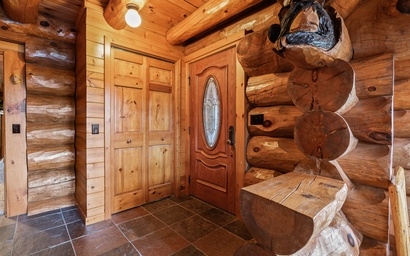 Log Retreat at Fish Creek 8