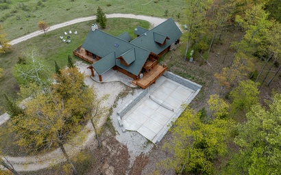 Log Retreat at Fish Creek 4