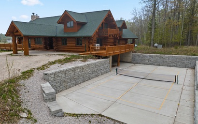 Log Retreat at Fish Creek