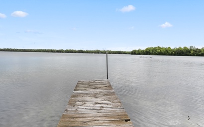 Log Cabin on Kangaroo Lake 2