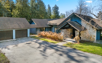 Baileys Harbor Lakefront Abode 6