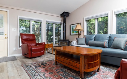 Cedar Cove Cottage 9