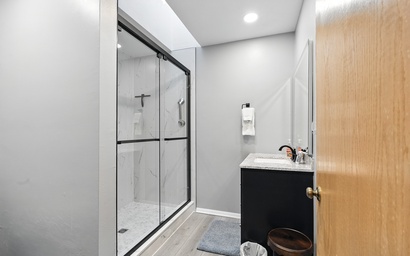 Hilltop Hideaway (Unit B-5) 2