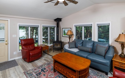 Cedar Cove Cottage 3