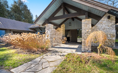 Baileys Harbor Lakefront Abode 7