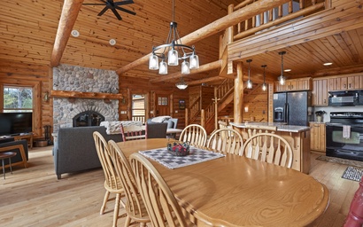 The Log Home of Fish Creek 9