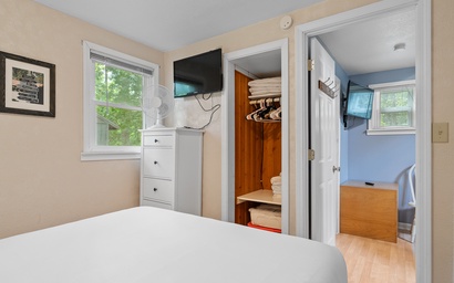 Sunset Shores - Tiger Lily Cabin #5 2