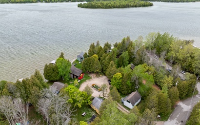 Sunset Shores - Lakeside Cabin #1 4