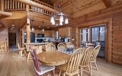 The Log Home of Fish Creek 8