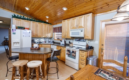 T&J Northwoods Cabin 3
