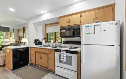 Hilltop Hideaway (Unit B-5) 7