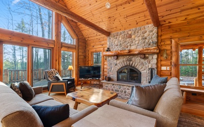 The Log Home of Fish Creek 7