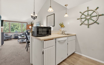 Cedar Haven (Unit 202) 6