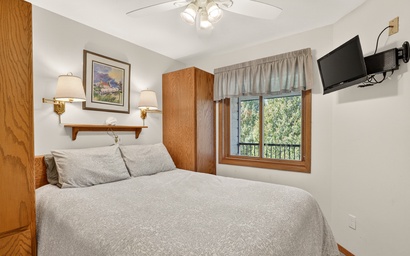 Cedar Haven (Unit 202) 3