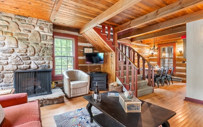 Log Cabin on Kangaroo Lake 8