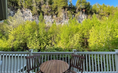 Cottage Row Retreat 4