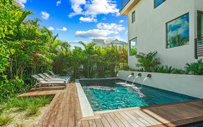 Just Lanai-ing Around 2