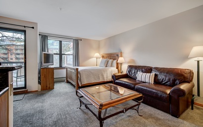 River Mountain Lodge 208W 3