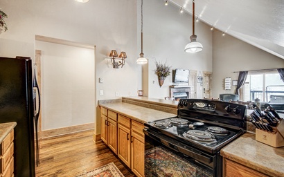 Ski Country Penthouse 3 4