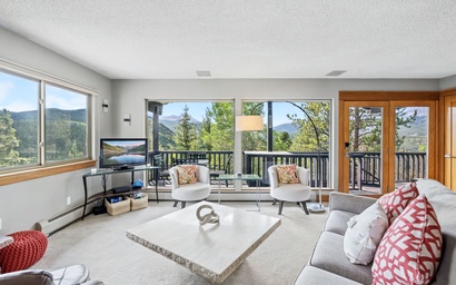 37 Hummingbird Drive