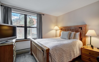 River Mountain Lodge 208W 5