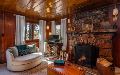 Velvet Cub Hideaway 2