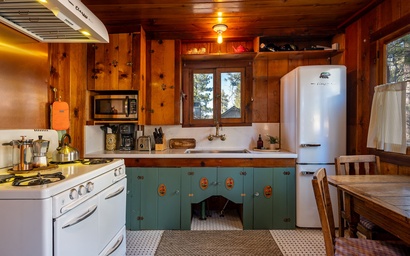 Velvet Cub Hideaway 3