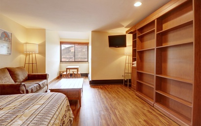 VS553 Village Square Hotel Room 5