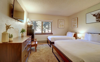 AN104A Anaconda Hotel Room 3