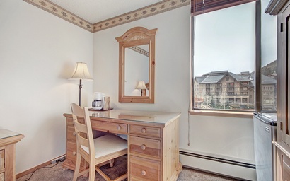 VS436H Village Square 4