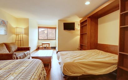 VS553 Village Square Hotel Room 6