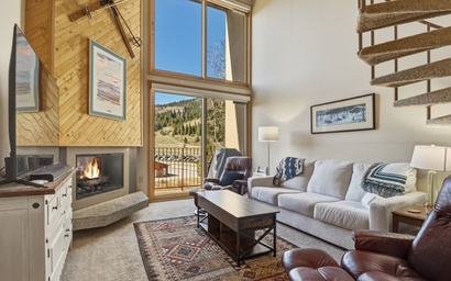 SHE305 Summit House East