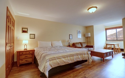 VS553 Village Square Hotel Room