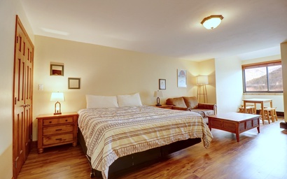 VS553 Village Square Hotel Room 4