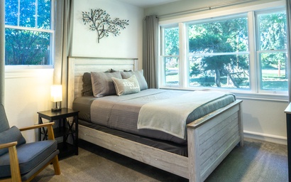 Entire Guest Suite in Lakewood (Front Unit) 5