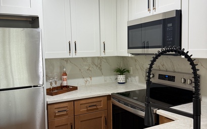 Naples Bay Clam Diggers_ Monthly Waterfront Condo with Private Boat Dock 3