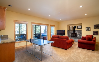 Hillside Mountain Creek Haven 3