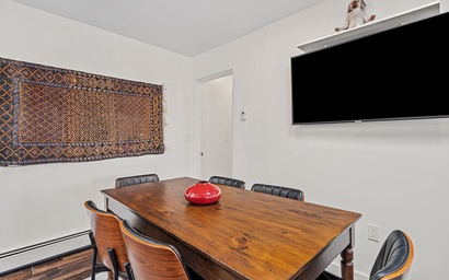 Palace of the Sleeping Dog – Tres: 3 bedroom, 3 bath Townhome • Walk to Plaza • A/C • Pet Friendly 6