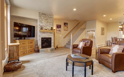 Prospect Point 3Br+Den 3.5Ba 6