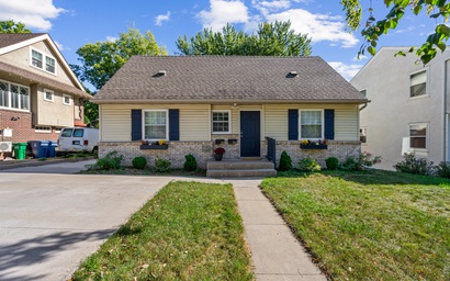 The Nicollet Nook (Entire Duplex)