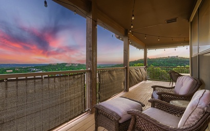 Hilltop Overlook in the Hollows