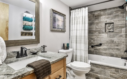 Retreat at Lake Sconti 18