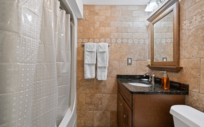 Treetopper Knoll Chalet 13