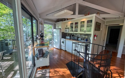Treetopper Knoll Chalet 8