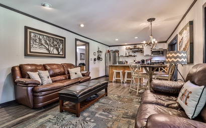 Retreat at Lake Sconti 14